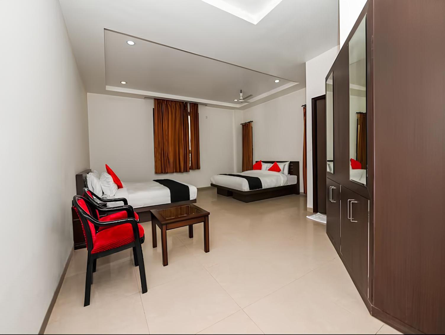Club 7 Resort And Banquets Bareilly Exterior foto