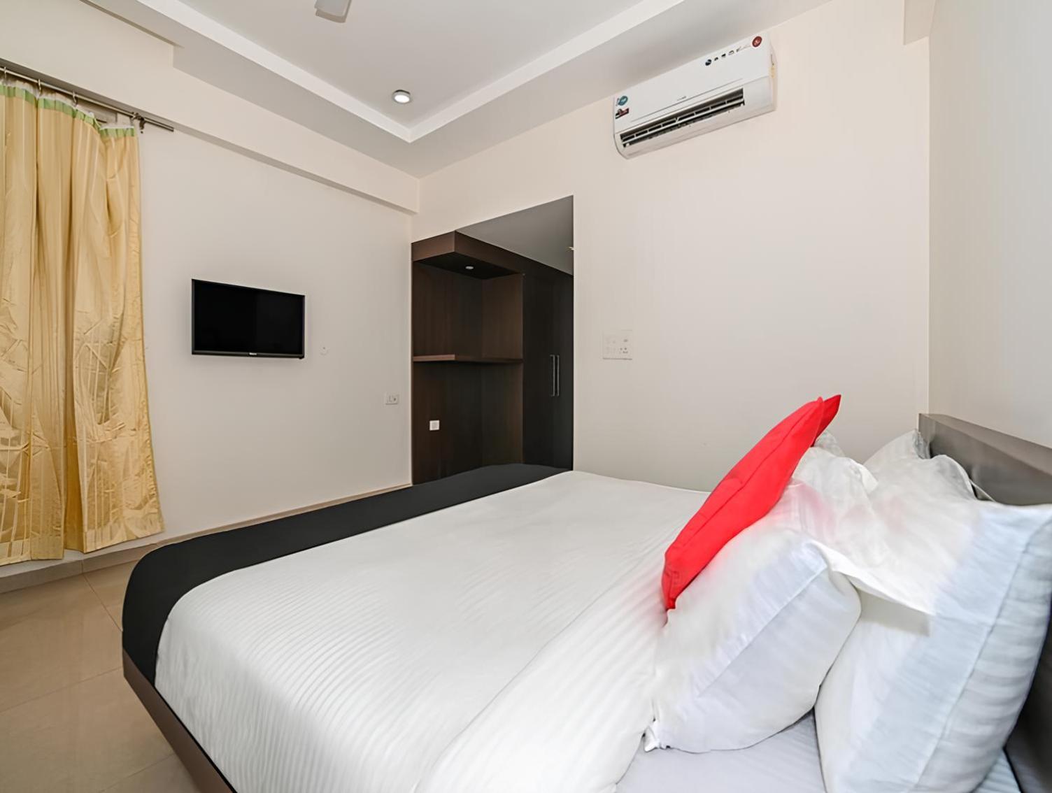 Club 7 Resort And Banquets Bareilly Exterior foto
